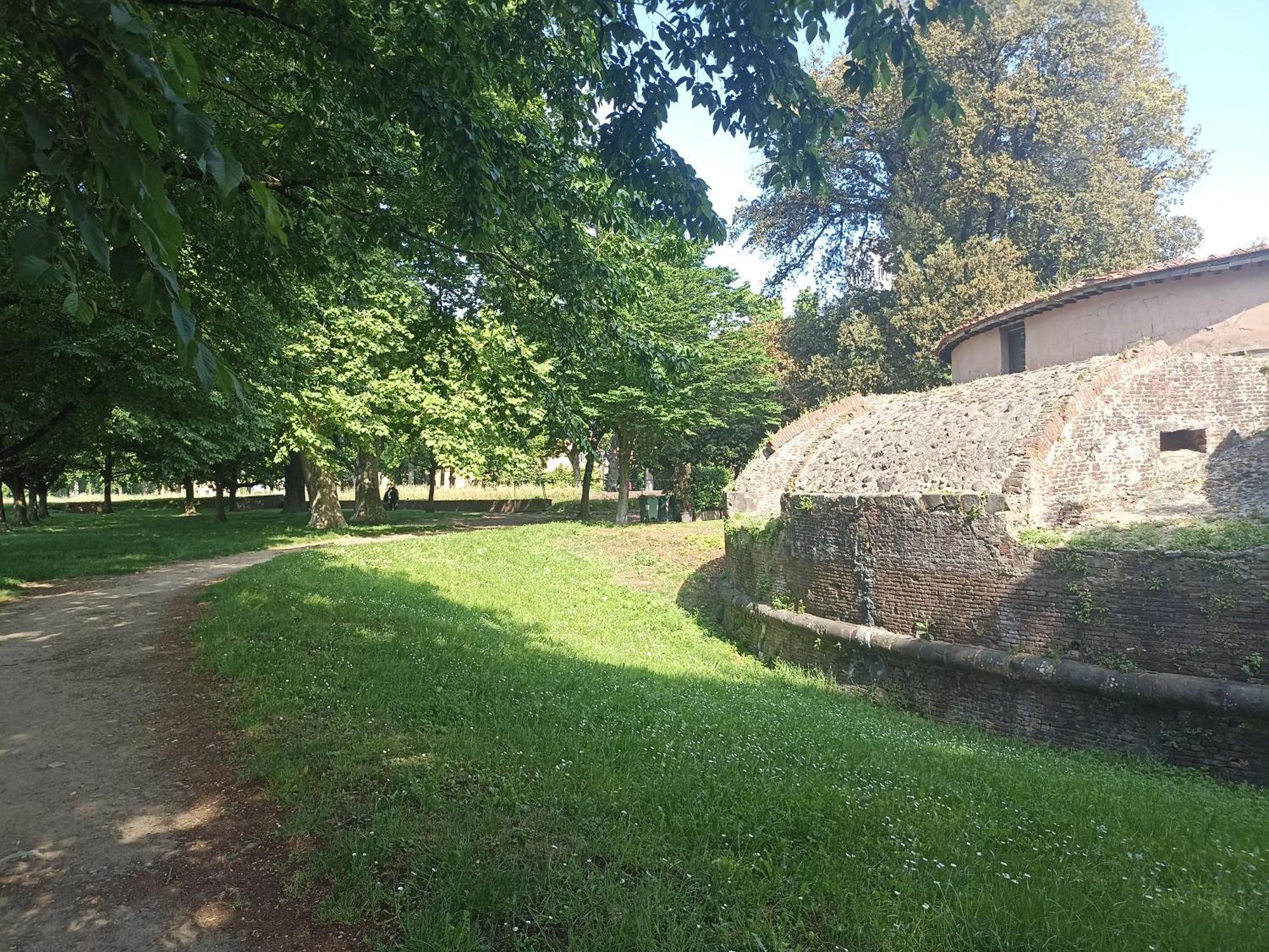 Villa Gem In The City Center Of Lucca With Air Conditioning - Exclusive Ground Floor House Inside The Walls Close To Botanical Garden And Piazza San Martino Exterior foto