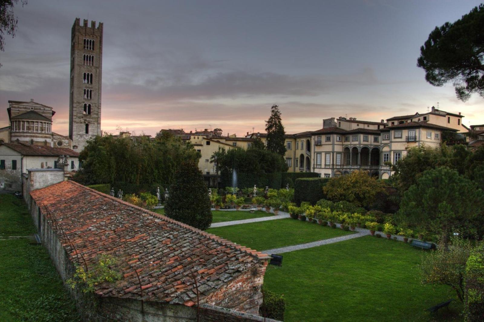 Villa Gem In The City Center Of Lucca With Air Conditioning - Exclusive Ground Floor House Inside The Walls Close To Botanical Garden And Piazza San Martino Exterior foto